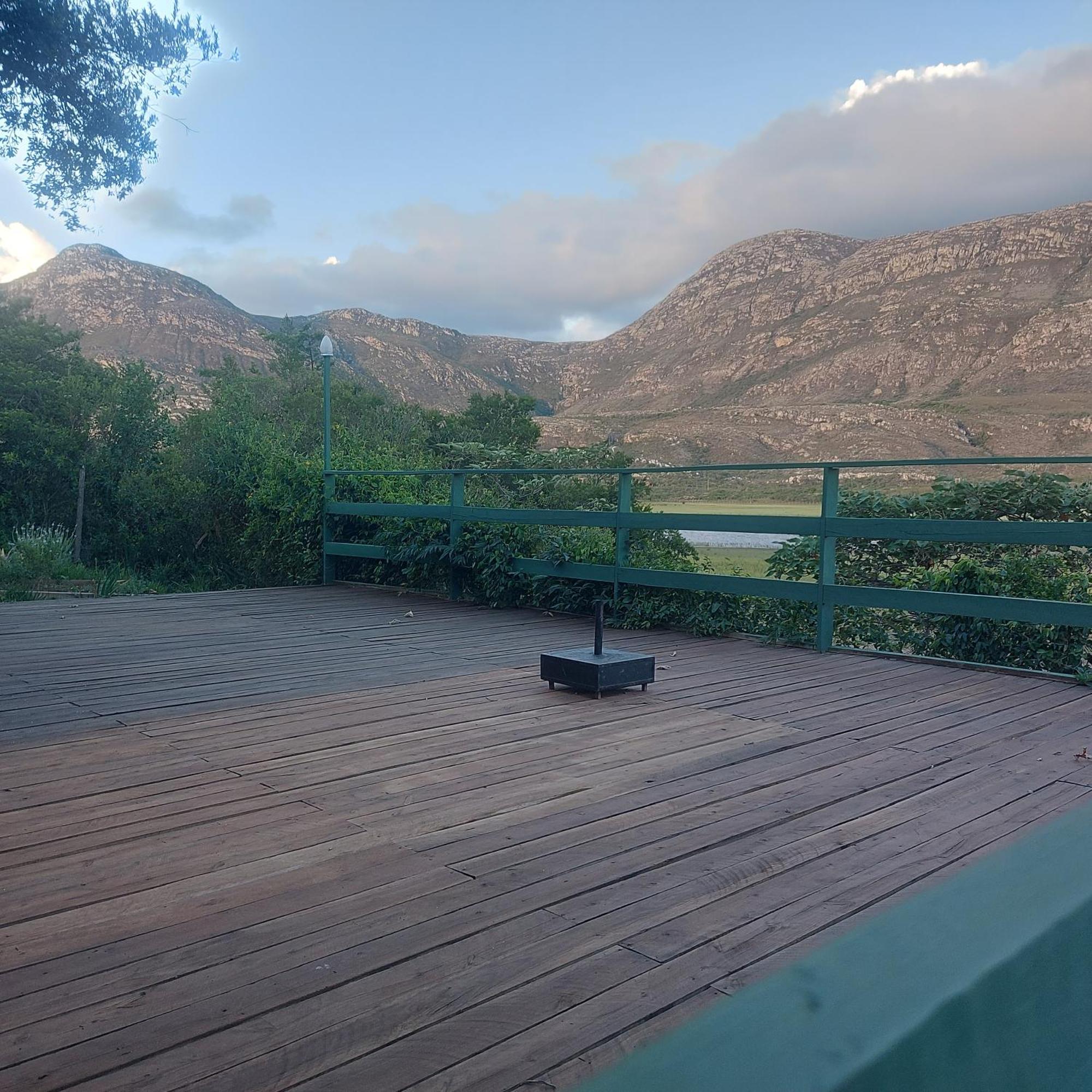 Casas E Apartamentos Da Praia, Lapinha Na Beira Do Lago Сантана-ду-Риашу Экстерьер фото